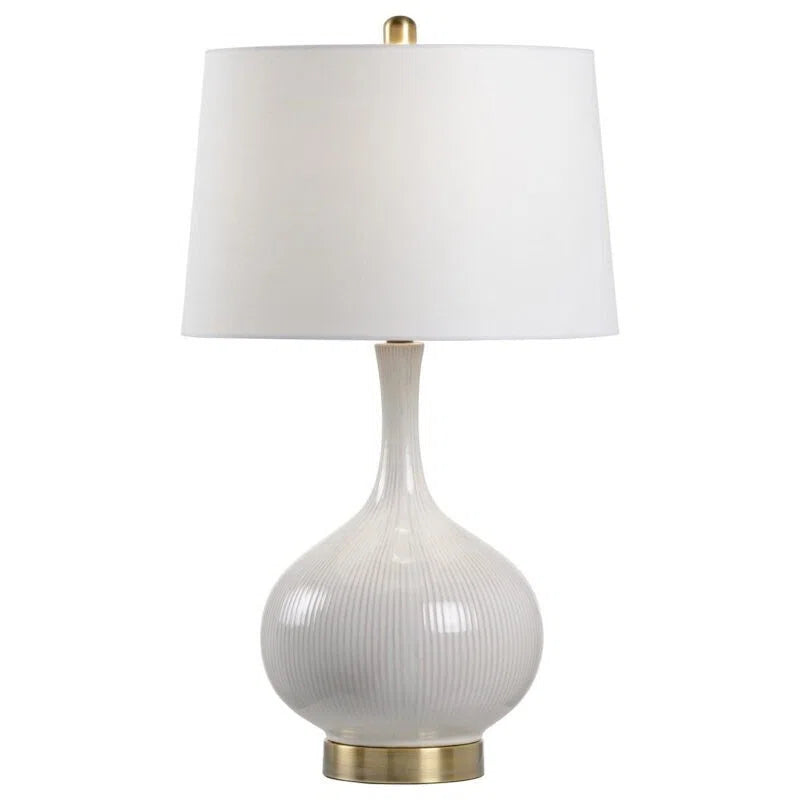 Lampe de table en vase de céramique blanche